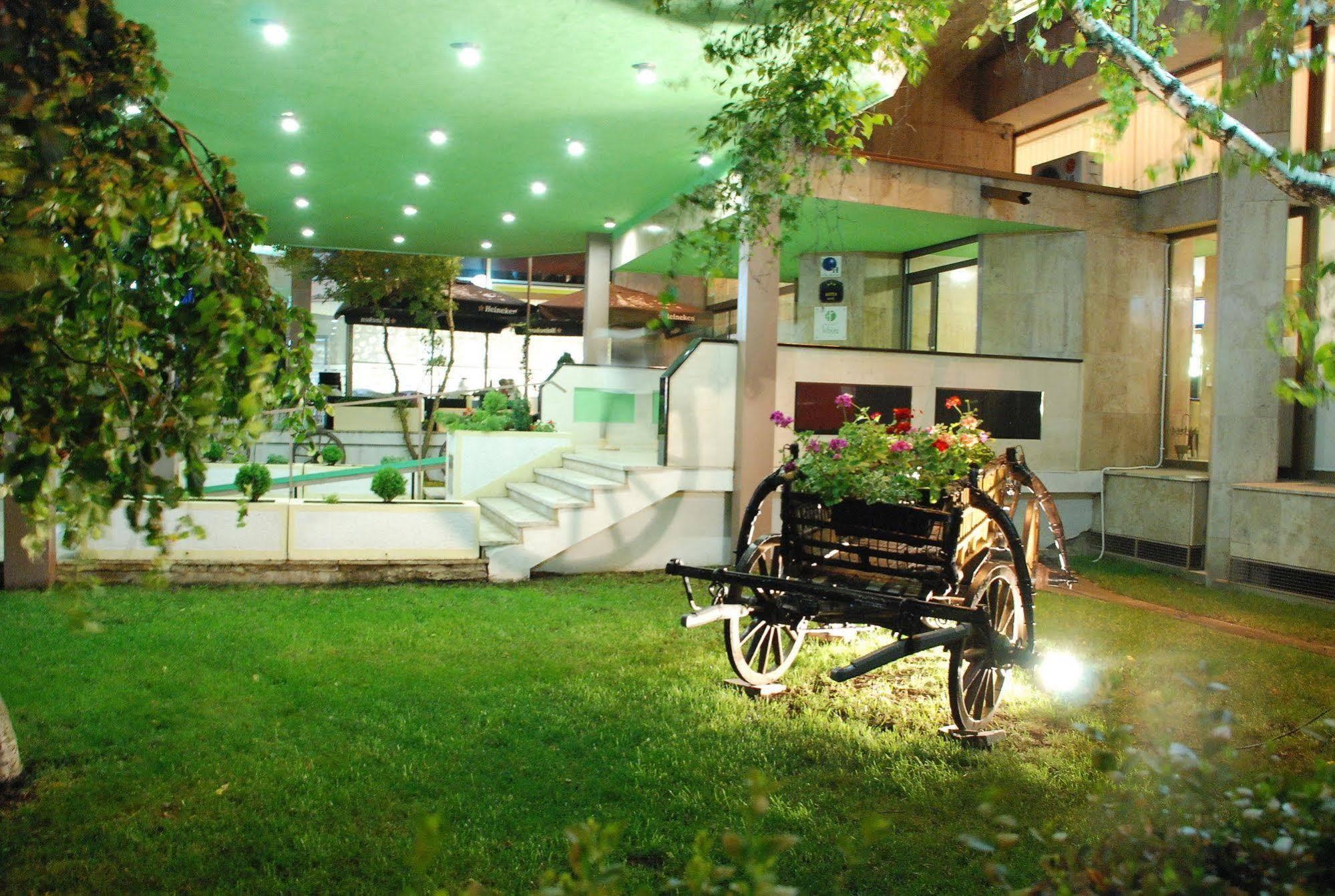 Hotel Srbija Vârşeţ Exterior foto